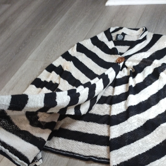 Bobeau Black and Cream Striped Cardigan - Picture 5 of 16